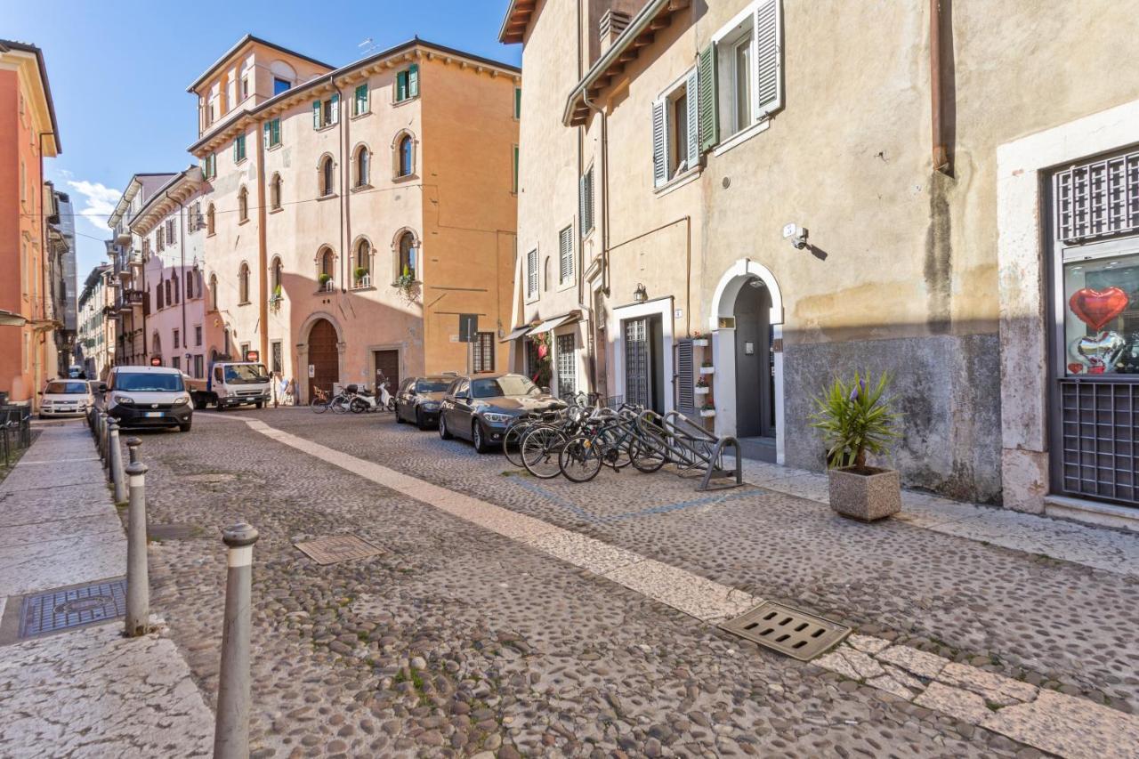 Appartamento Carega - Affitti Brevi Italia Верона Экстерьер фото